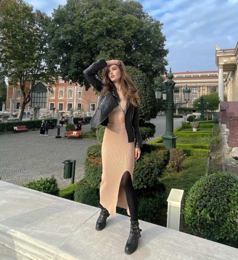 Элитная модель Полина работает в Москве